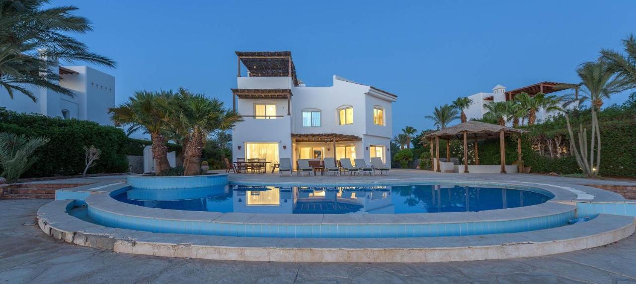 Beautiful 4 Bedroom White Villa With Heated Pool Hurghada Exterior photo